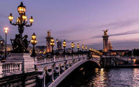 Discovering the bridges of Paris